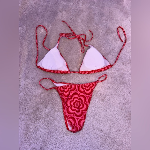 bikini - Picture 2 of 2